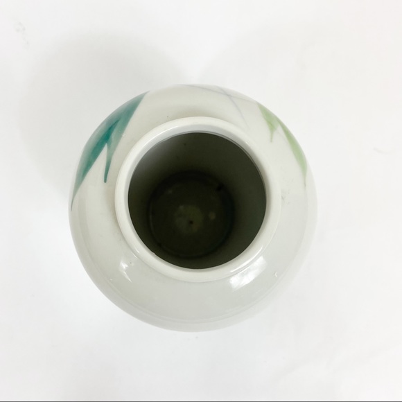 Small Moriage Vase Pastel Floral Made In Japan Mid 20th Century 4.5” Tall - Picture 5 of 6